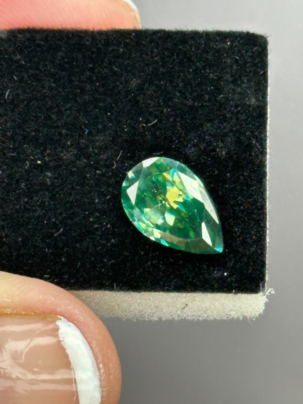 Large Green Diamond - Picture 8 of 15